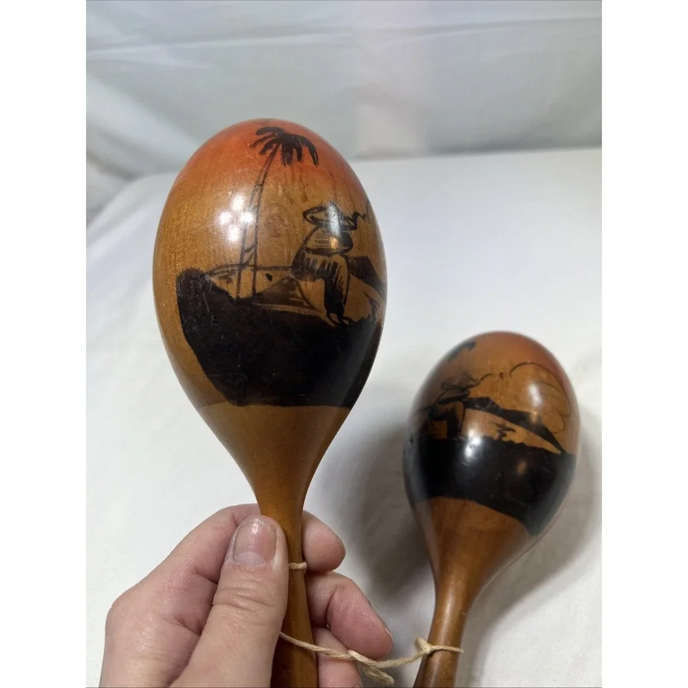 Wooden Maracas VINTAGE- MARACAS MUSIC PALM TREE'S/SHAKERS/COLLECTIBLE